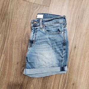 Levi's Mid Rise Slim Shorts